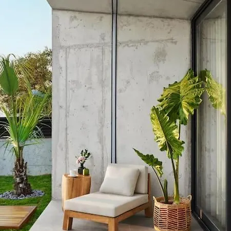 The Grey Houses - Dark Grey Villa *